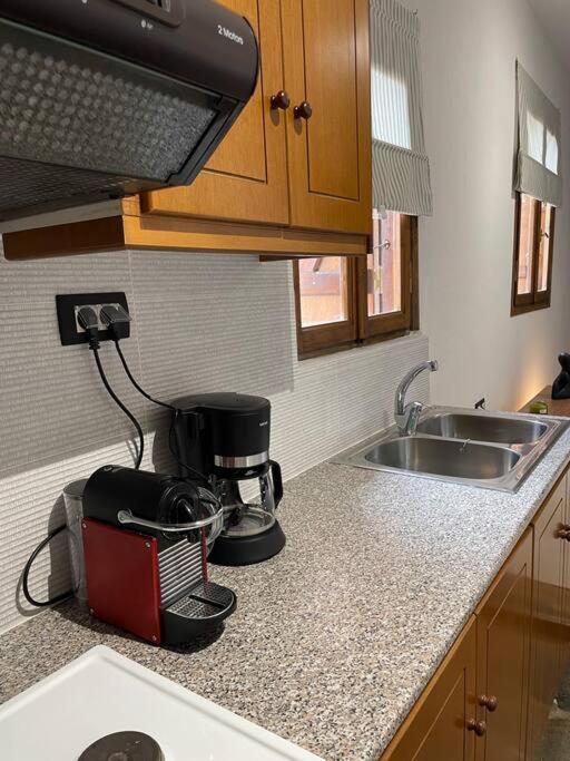 Almond Home Livadia  المظهر الخارجي الصورة