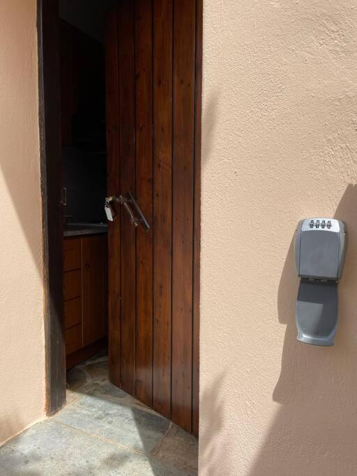 Almond Home Livadia  المظهر الخارجي الصورة