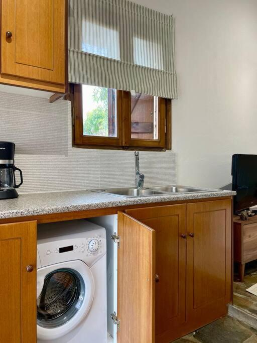 Almond Home Livadia  المظهر الخارجي الصورة